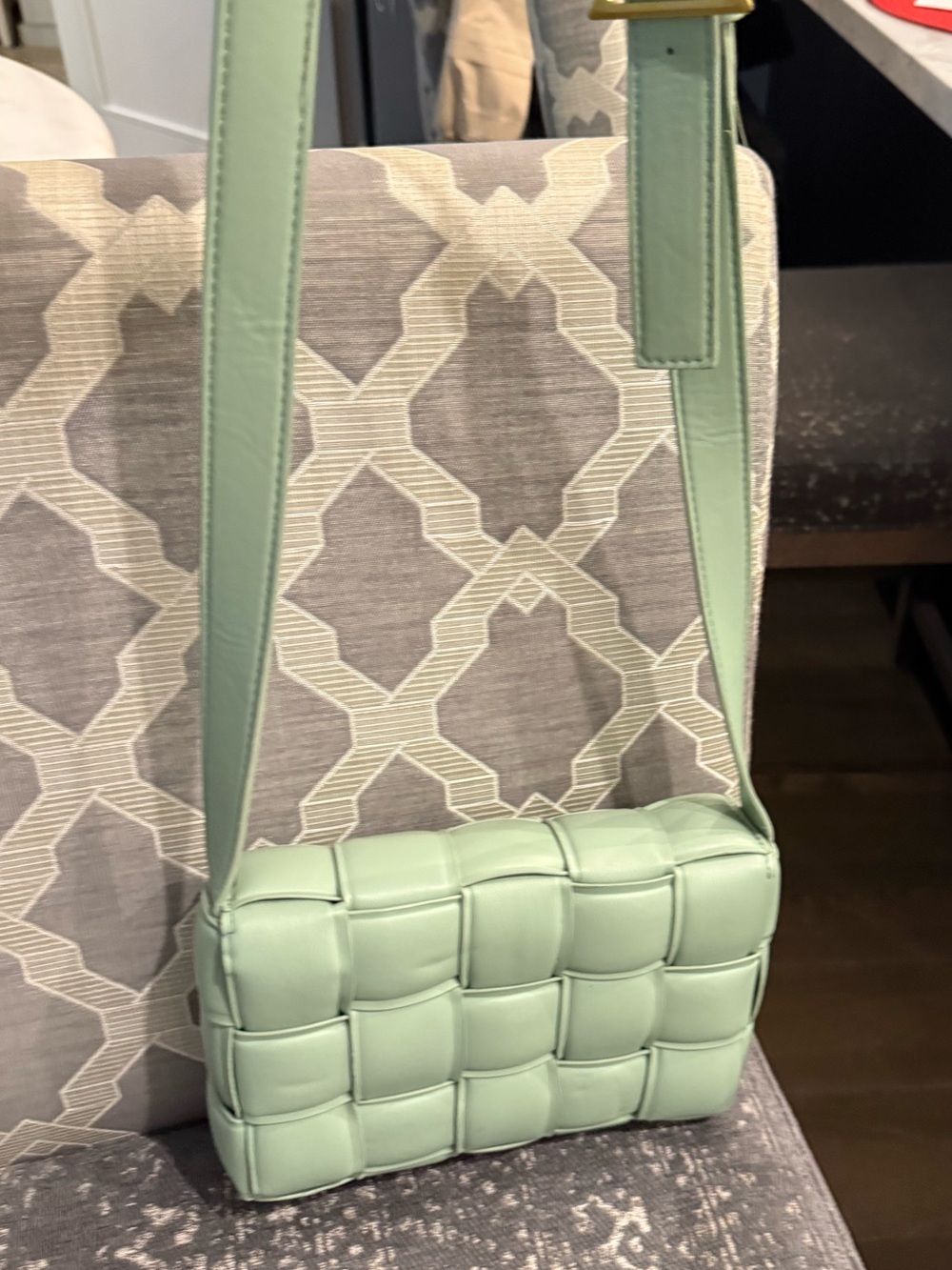Jayley Mint Green Padded Woven Crossbody Bag Like New